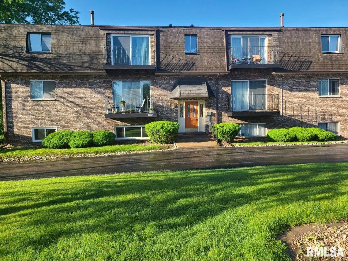 3069 4th St. #7, Moline, IL 61265