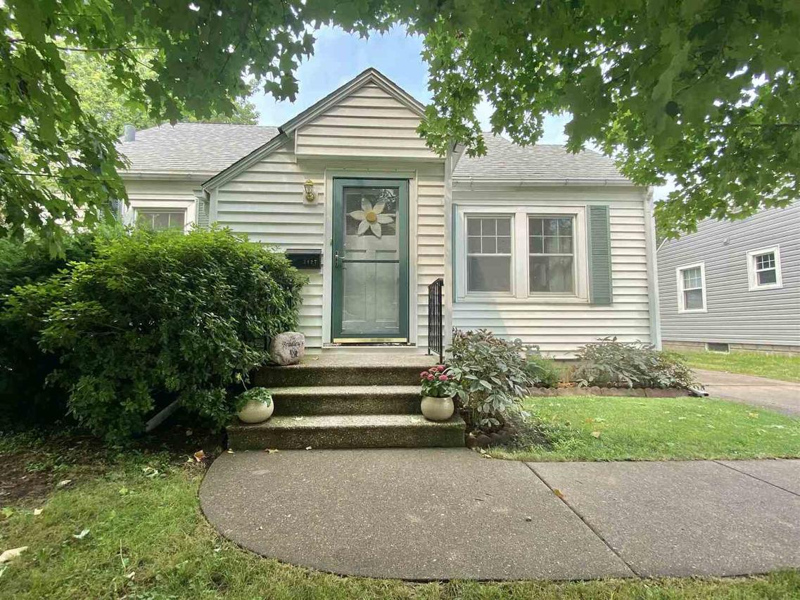 2427 31st St., Moline, IL 61265