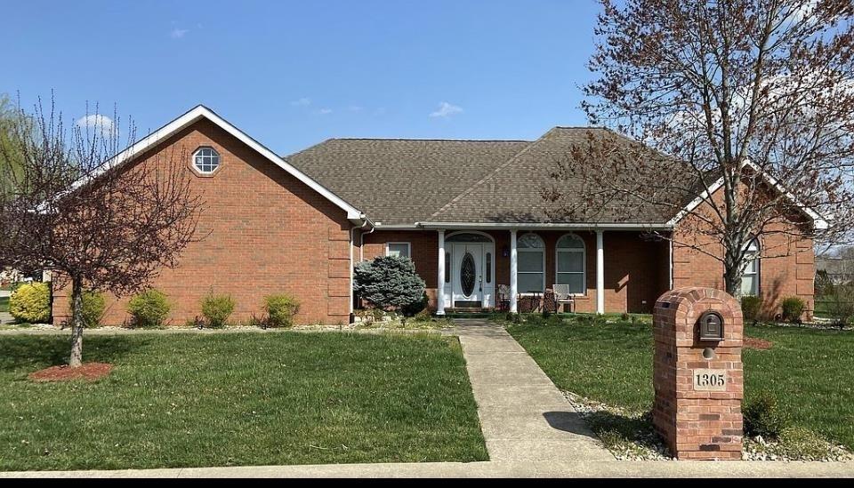 1305 Arbicola Dr., Marion, IL 62959