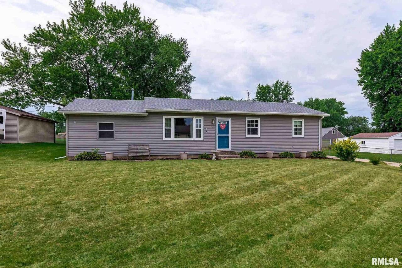 144 E 5th St., Coal Valley, IL 61240