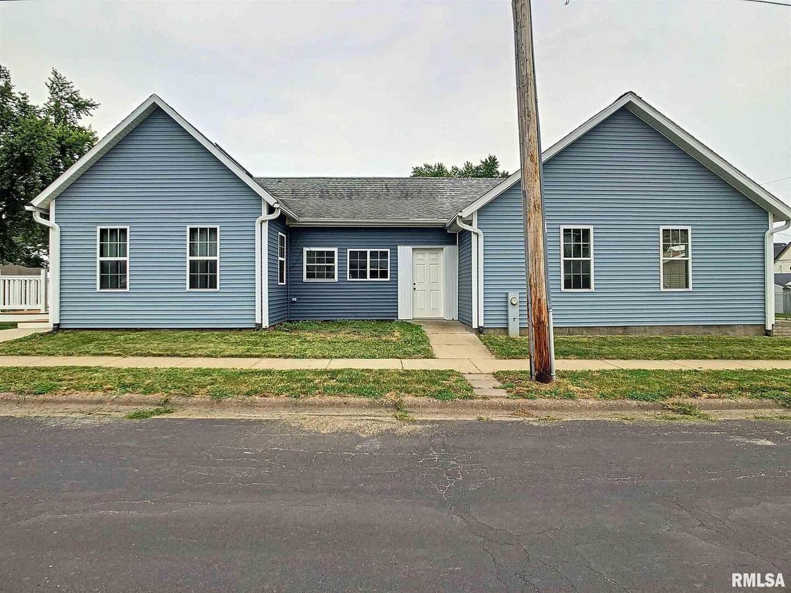 327 22nd St., East Moline, IL 61244