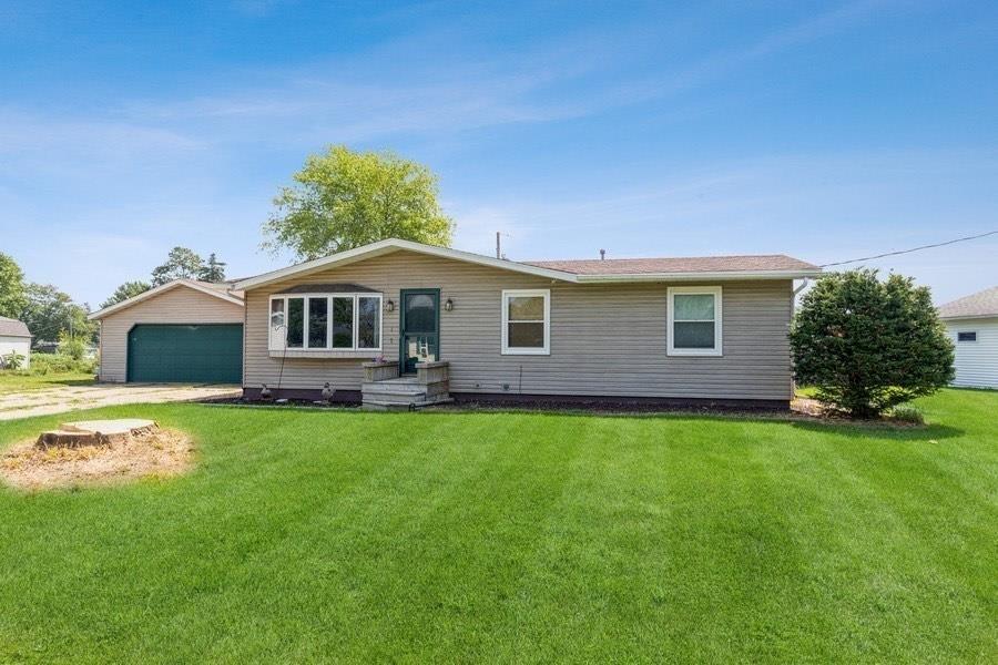 1 Willow Ct., Andover, IL 61233