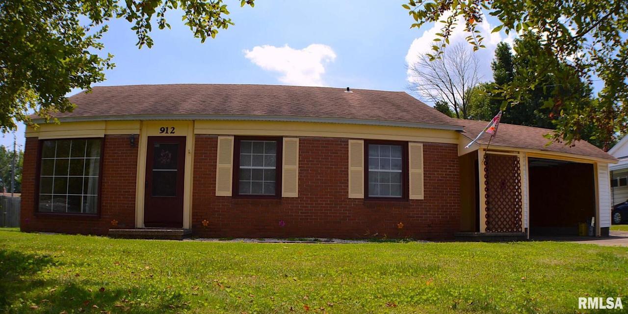 912 E Stotlar, Herrin, IL 62918