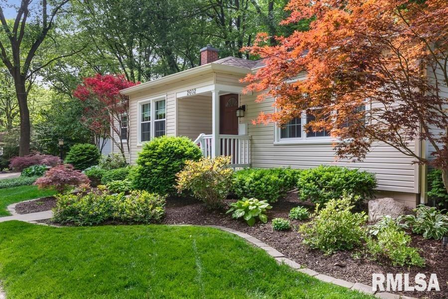 2602 10th Ave., Moline, IL 61265