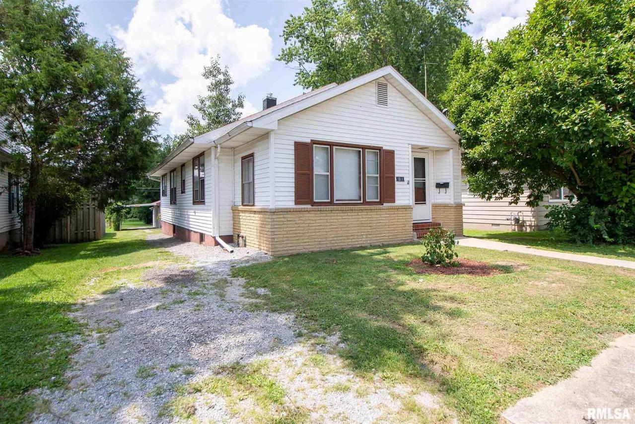 1011 S Land St., Harrisburg, IL 62946