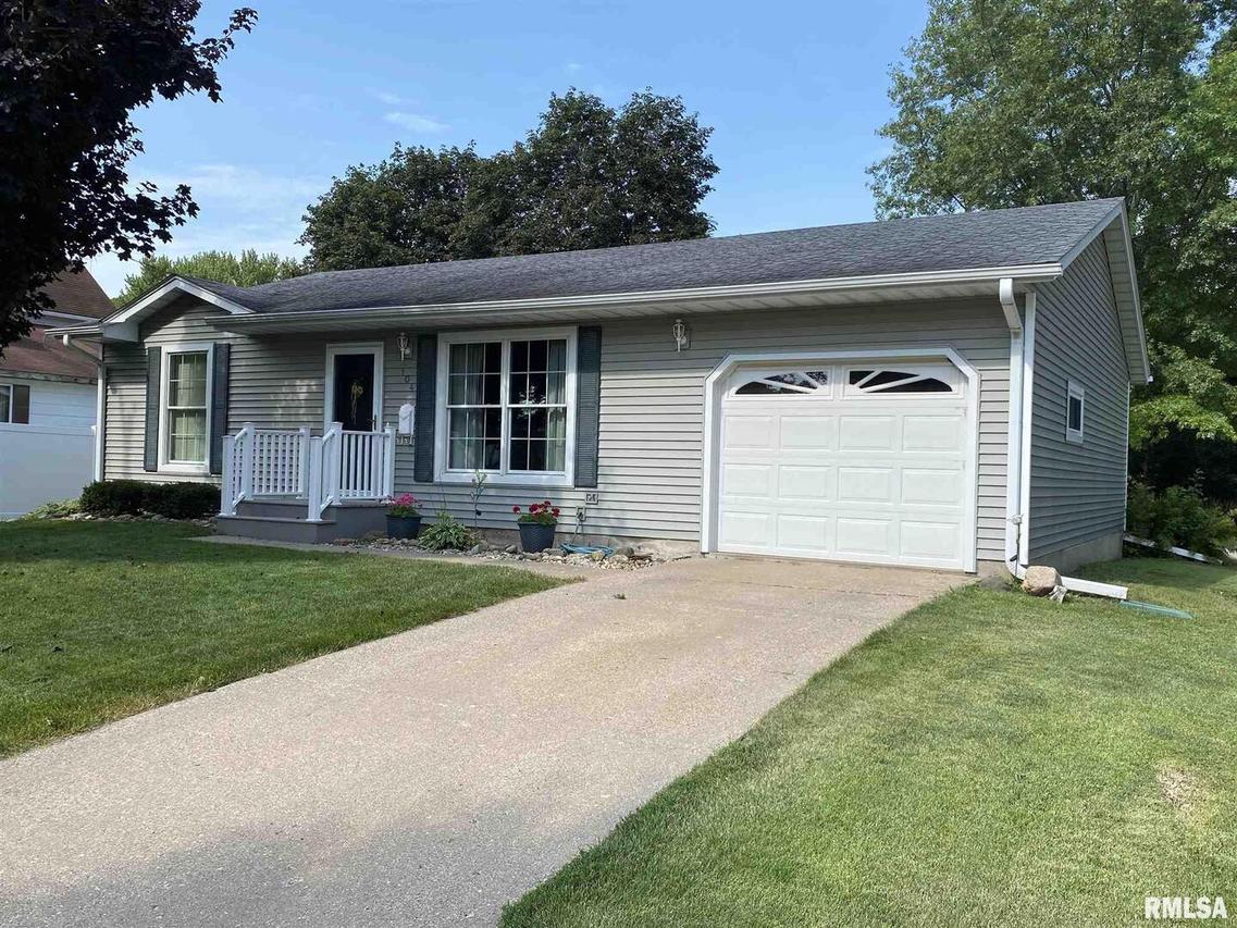 104 S Pleasant St., Cambridge, IL 61238