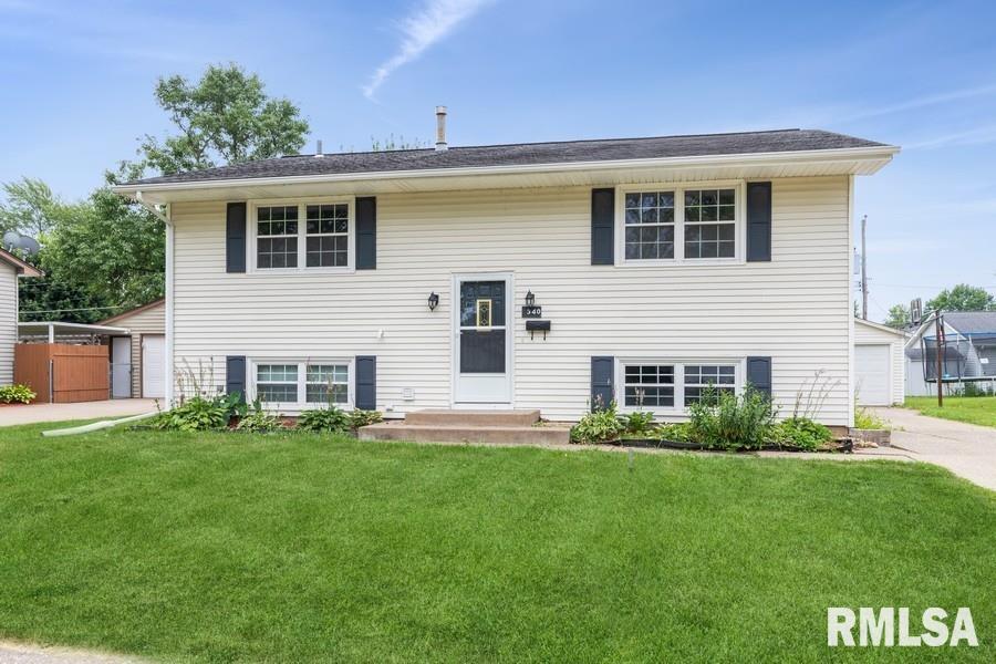 340 33rd Avenue Ct., East Moline, IL 61244