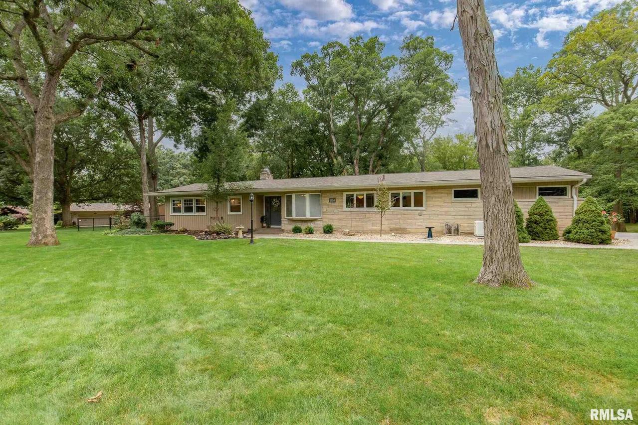 1904 Glenwood Dr., Moline, IL 61265