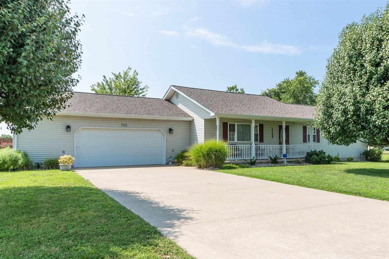 723 W 15th St., Johnston City, IL 62951