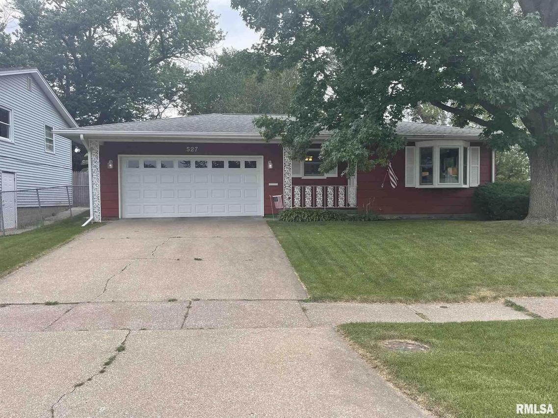 527 14th St., Silvis, IL 61282