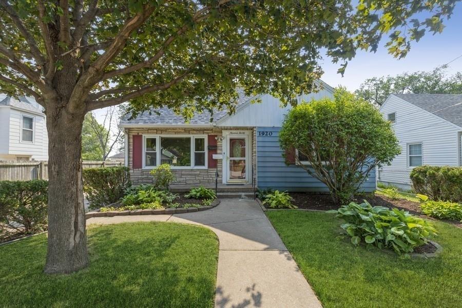 1920 4th St. #A, East Moline, IL 61244