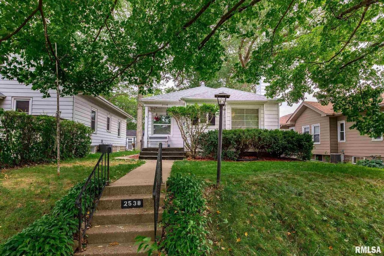 2538 22nd Ave., Rock Island, IL 61201