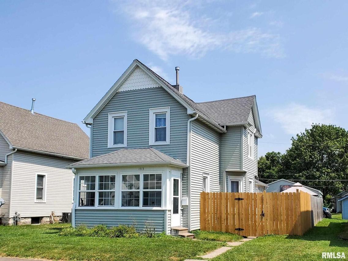 1513 42nd St., Rock Island, IL 61201