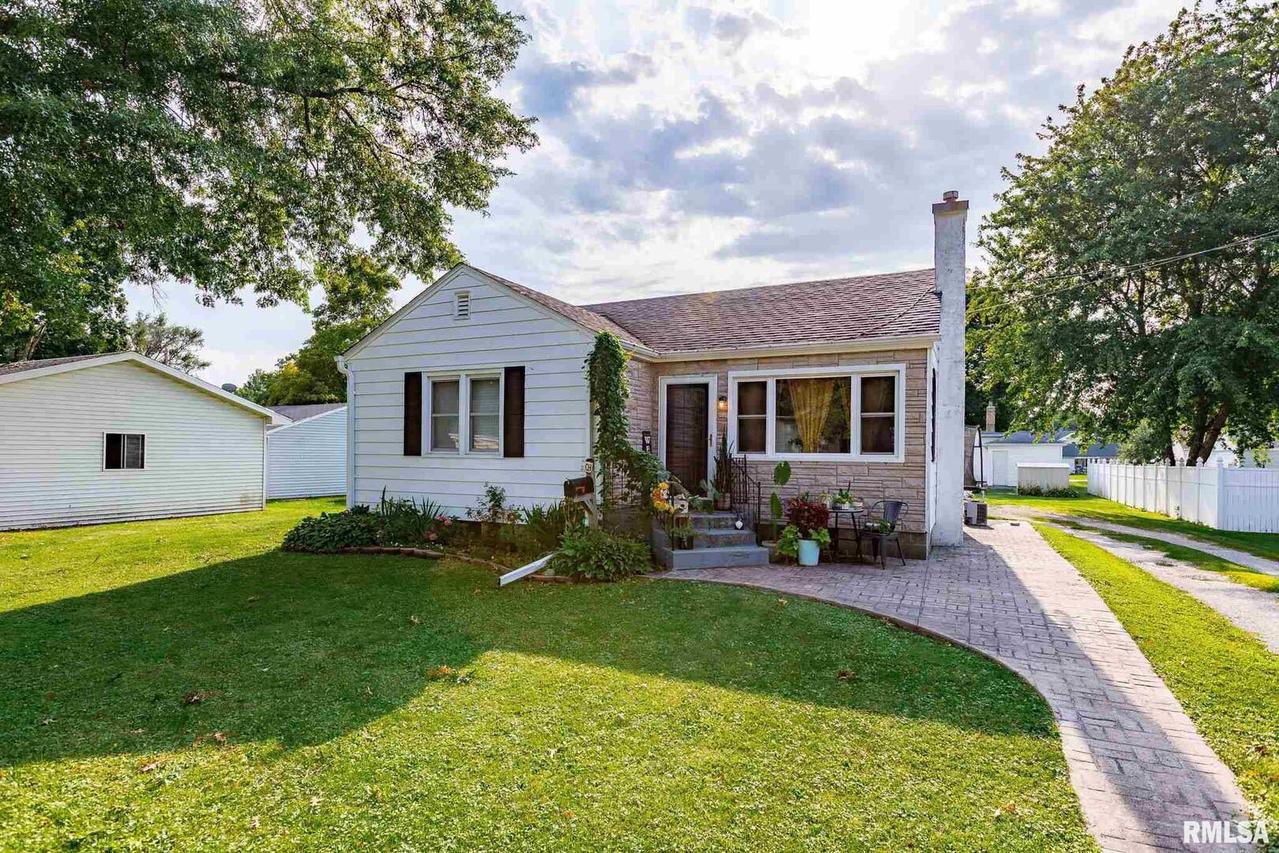 303 NE 7th Ave., Aledo, IL 61231