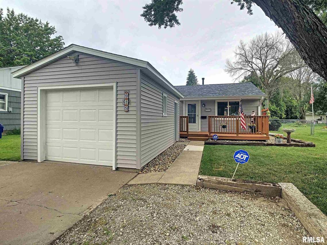 915 42nd St., Moline, IL 61265