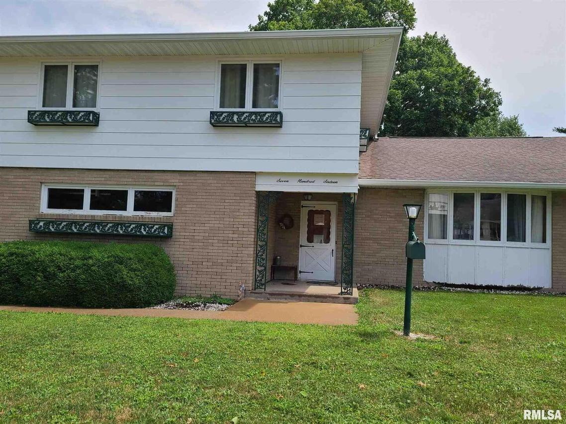 716 S Congress St., Geneseo, IL 61254