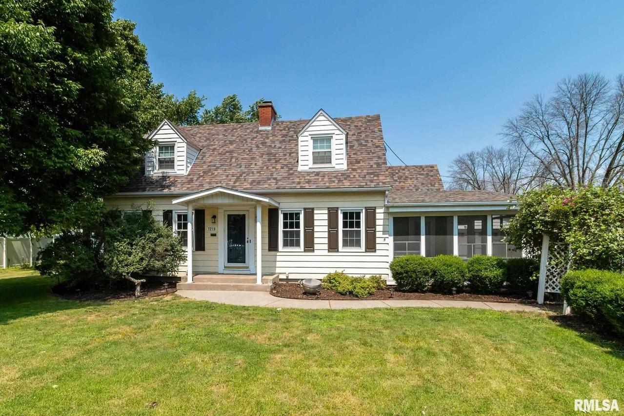 3218 40th St., Moline, IL 61265