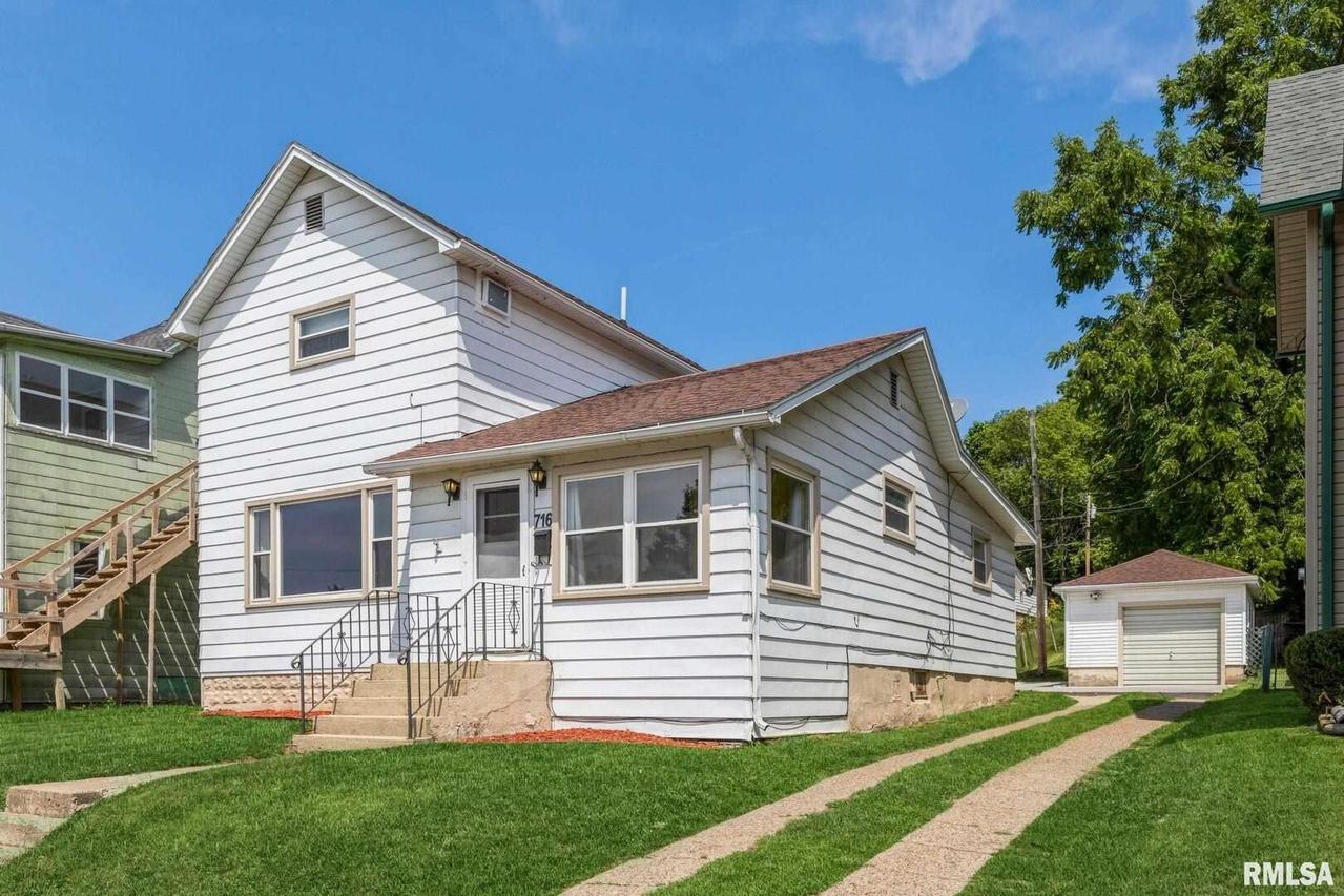 716 Chicago Ave., Savanna, IL 61074