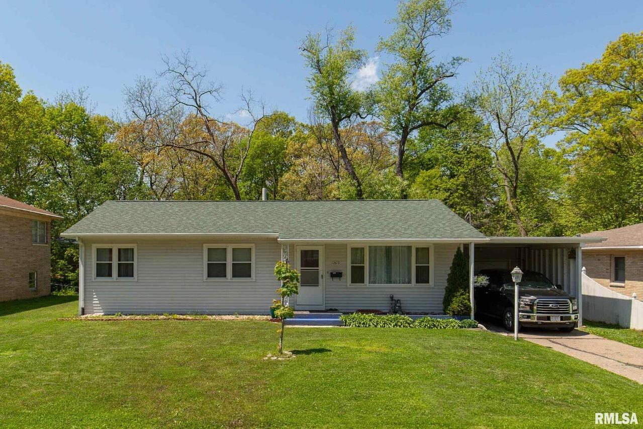 2613 5th Street Ct., East Moline, IL 61244