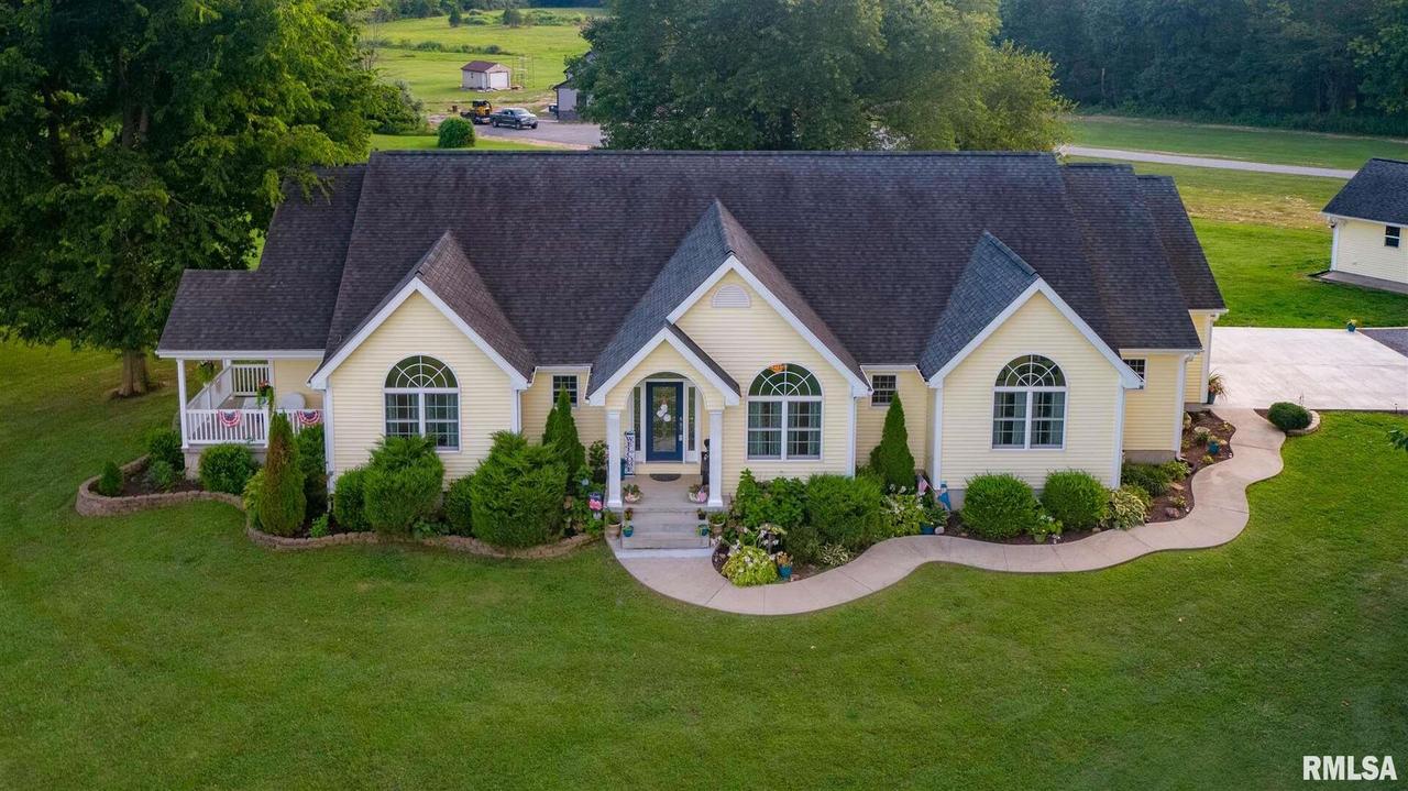 14122 Gossett Rd., West Frankfort, IL 62896