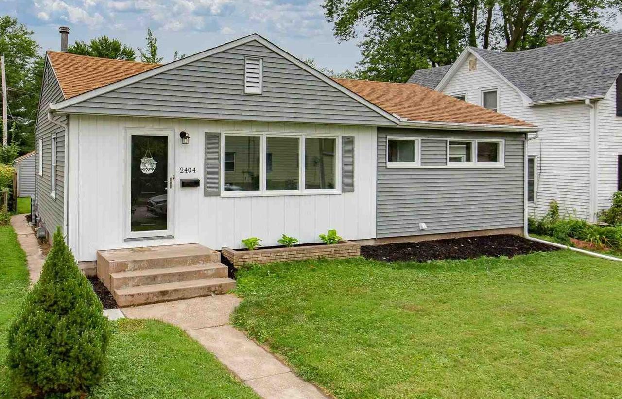 2404 18th Ave., Moline, IL 61265