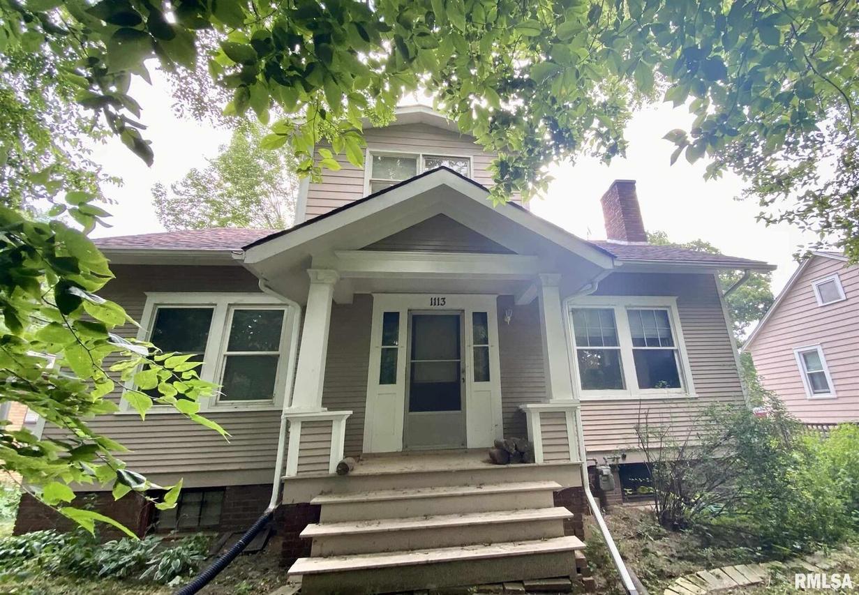 1113 44th St., Rock Island, IL 61201