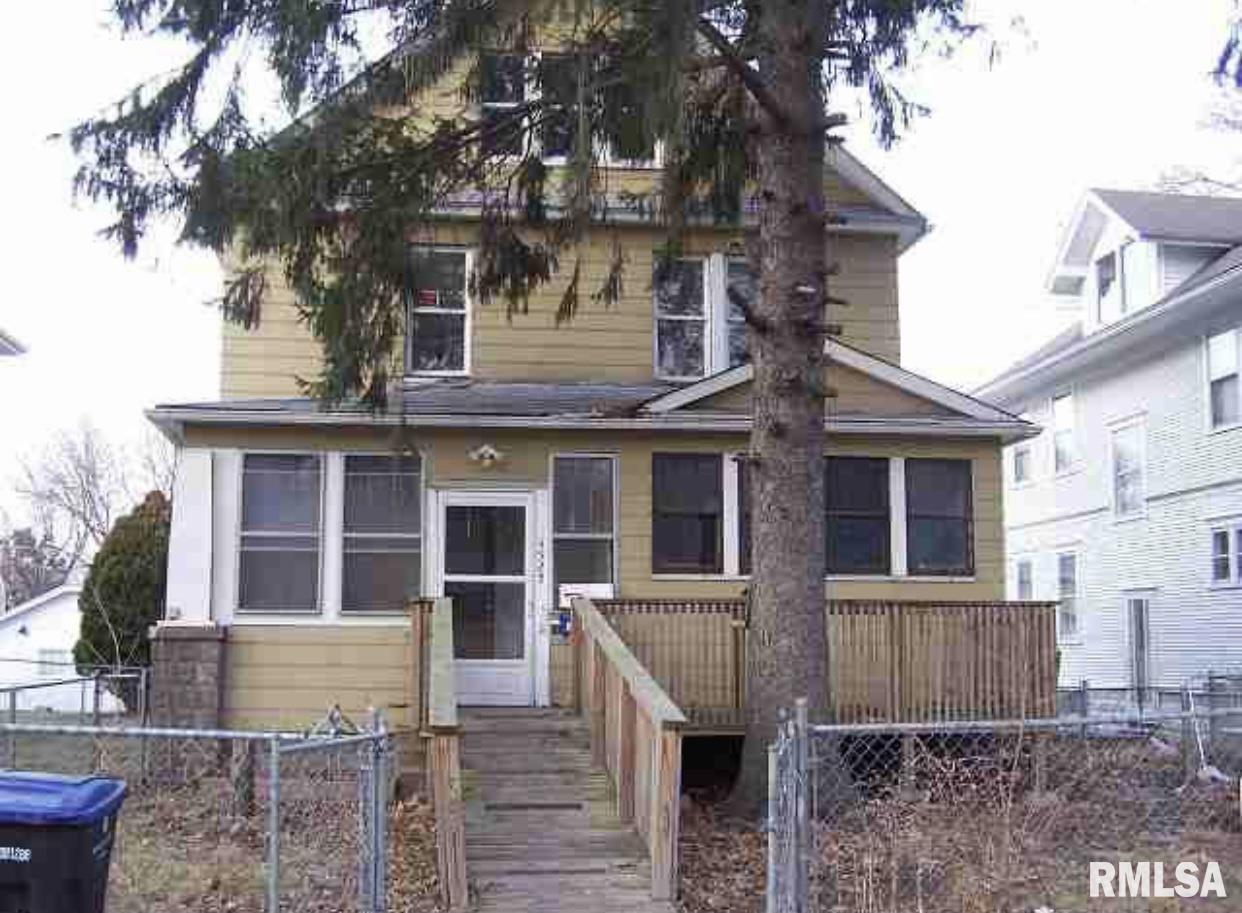 4527 9th Ave., Rock Island, IL 61201