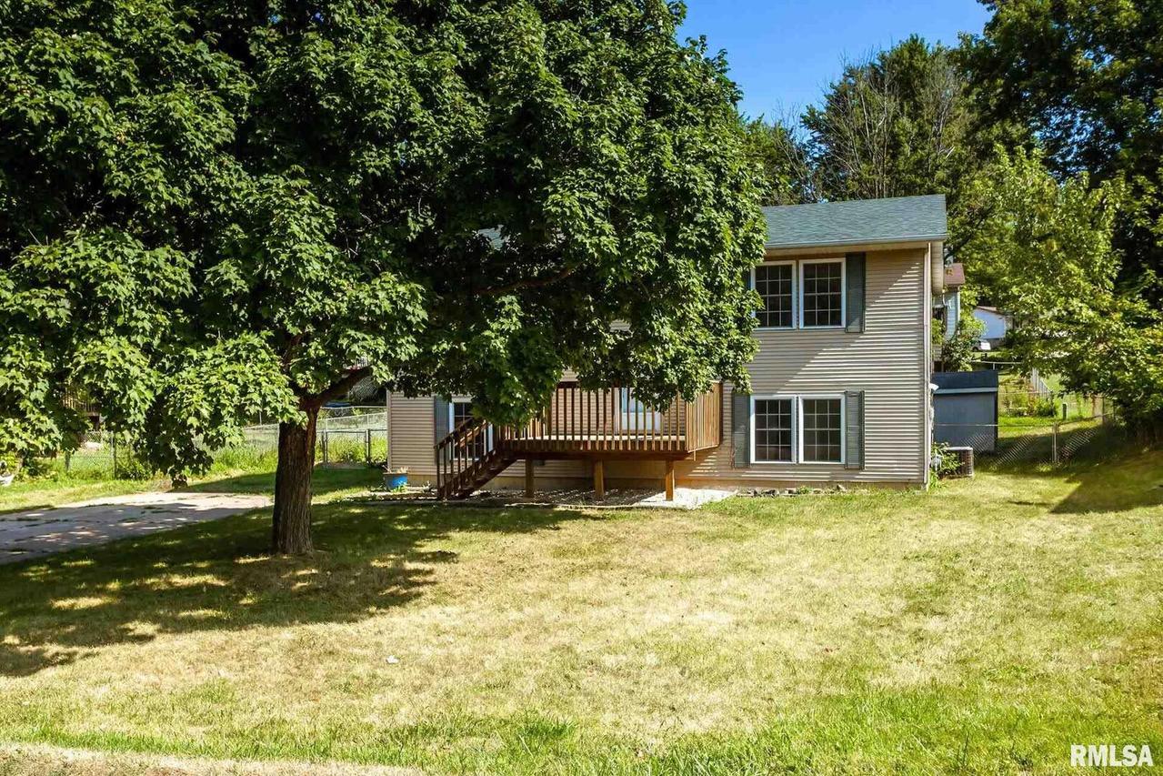 68 Sunny Hill Dr., Orion, IL 61273