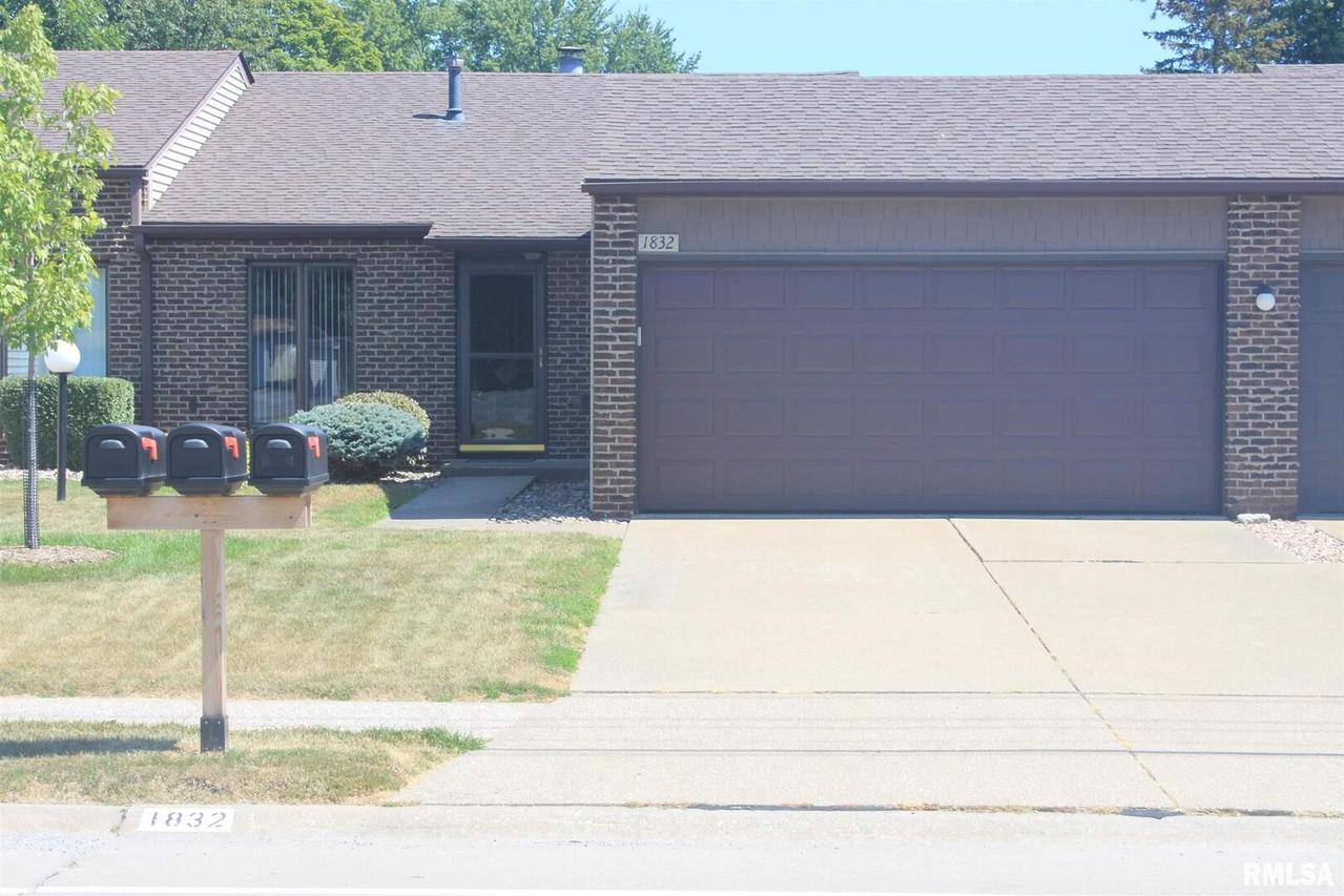 1832 53rd St. #10, Moline, IL 61265