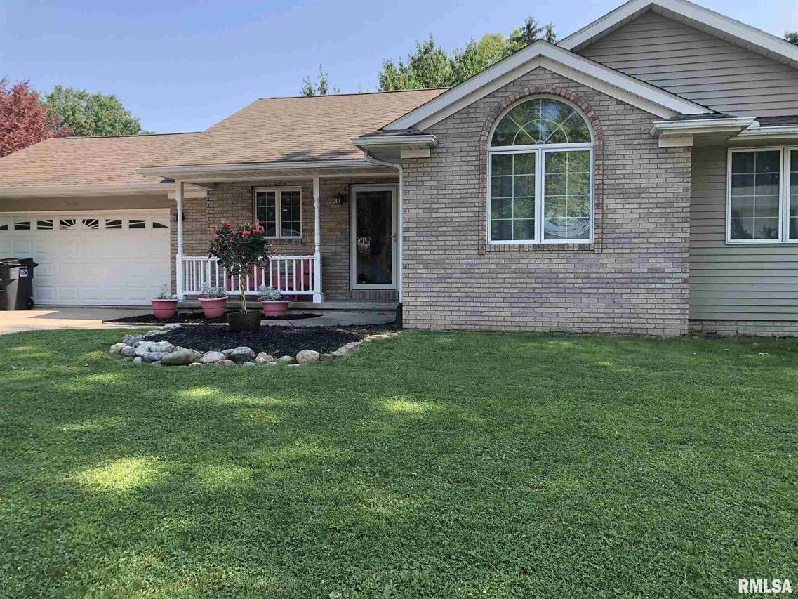 5601 32nd Avenue Ct., Moline, IL 61265