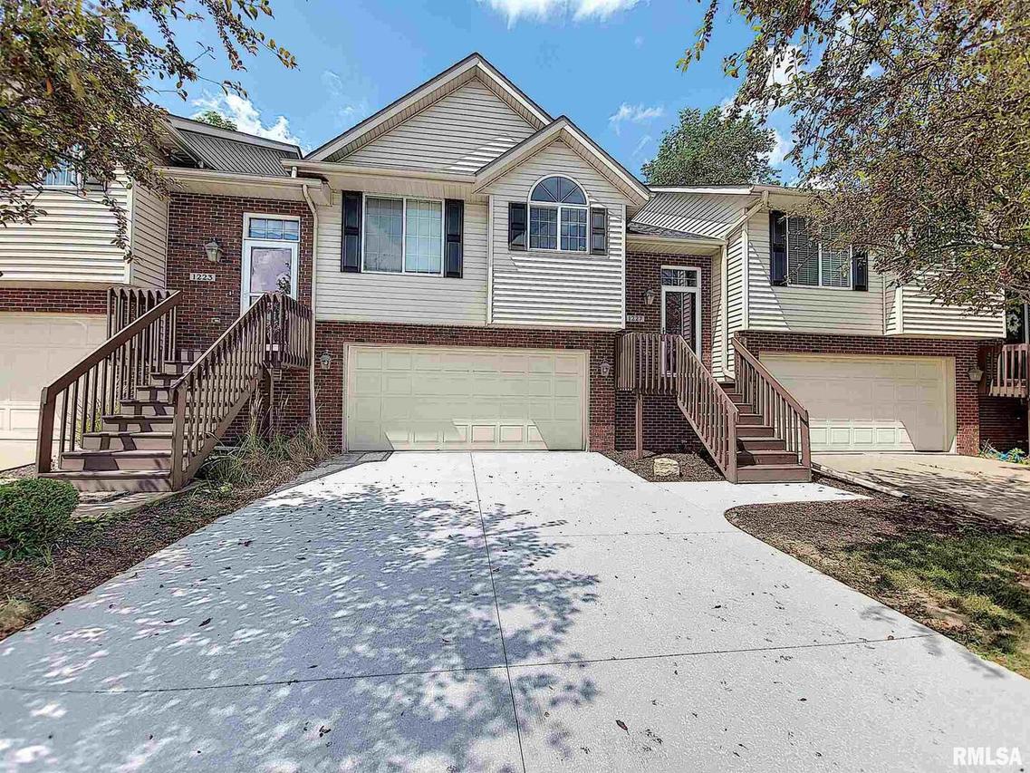 1227 33rd Avenue Cir., Silvis, IL 61282