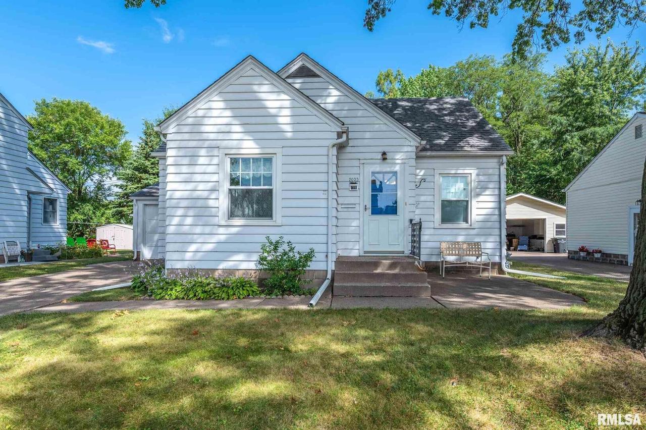 2033 37th St., Rock Island, IL 61201