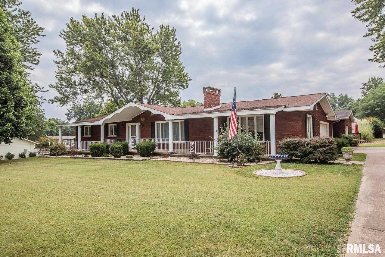 504 E Clark Tr., Herrin, IL 62948