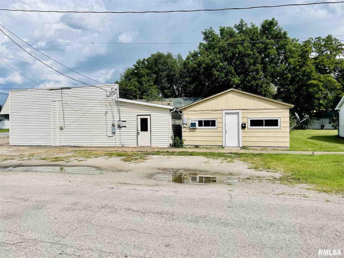 712 SW 3rd St., Aledo, IL 61231