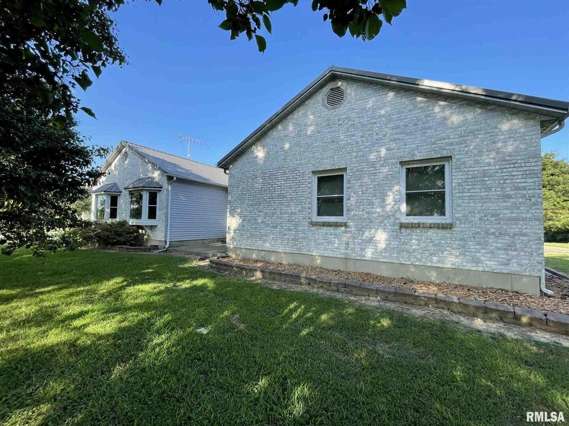 4592 State Route 127, Nashville, IL 62263