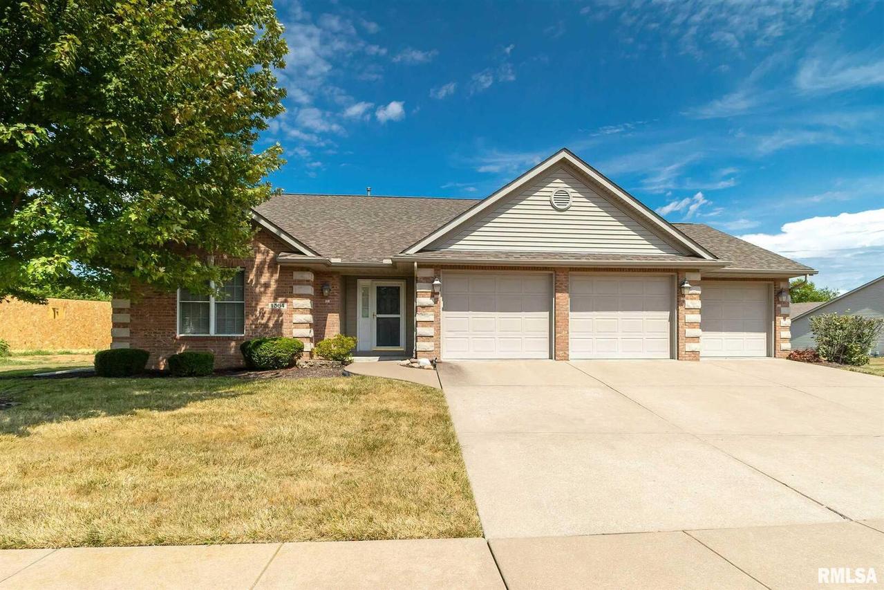 1364 33rd Avenue Cir., Silvis, IL 61282