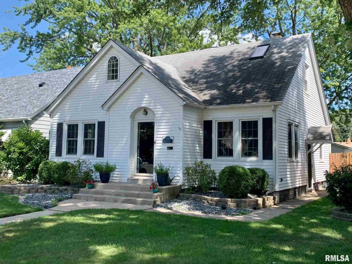 2534 7th St., East Moline, IL 61244