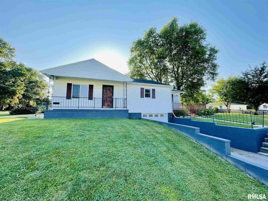 510 NE 2nd Ave., Aledo, IL 61231