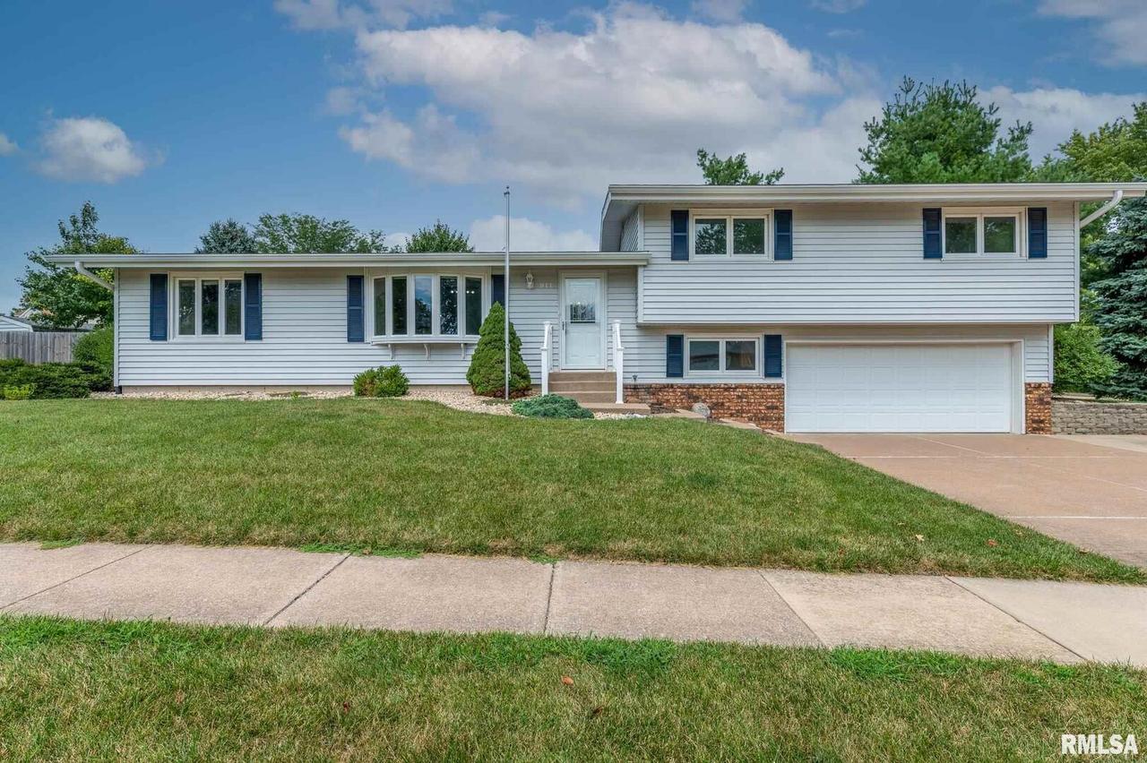 911 Cherry Dr., Geneseo, IL 61254