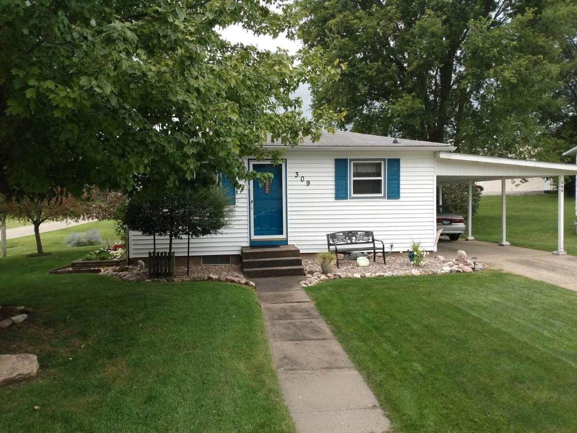 309 SE 7th Ave., Aledo, IL 61231