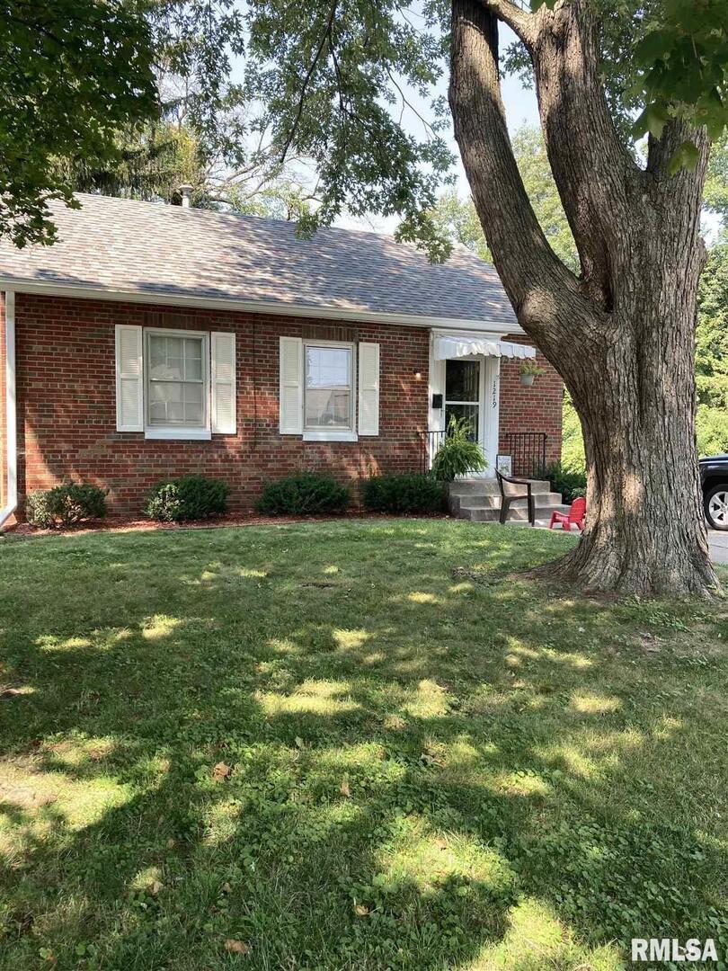 1219 29th Avenue Ct., Moline, IL 61265