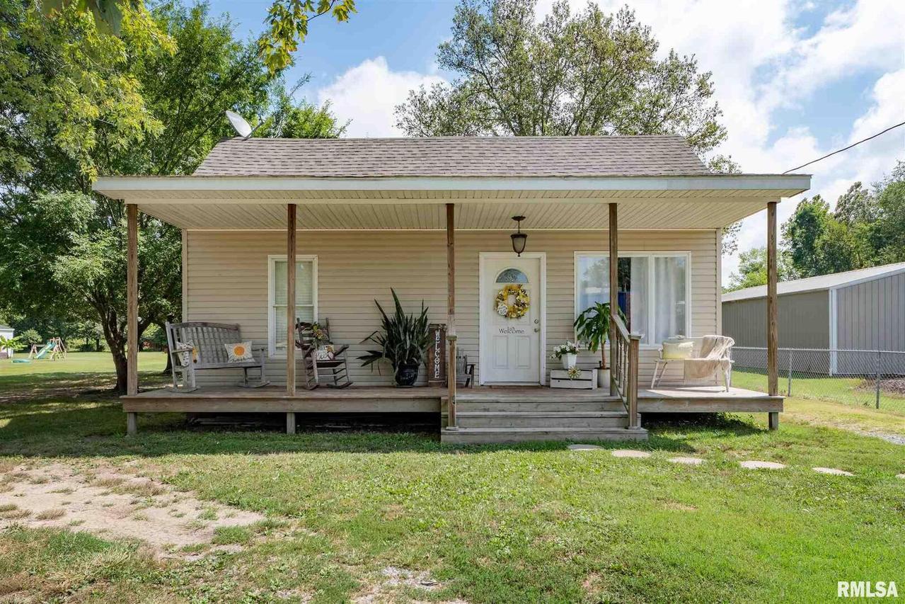 2002 N 13th St., Herrin, IL 62948