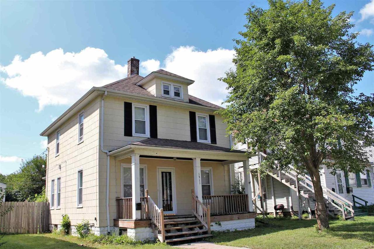 1911 11th St., Moline, IL 61265