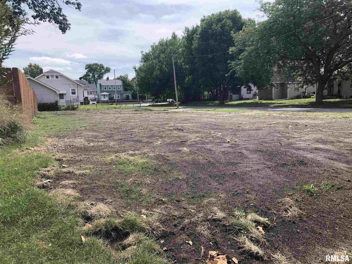 1705 32nd St., Rock Island, IL 61201