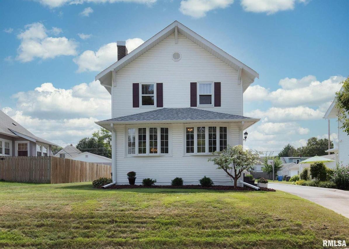 2410 14th Ave., Moline, IL 61265