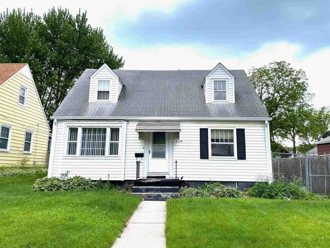 2110 17th St., Rock Island, IL 61201