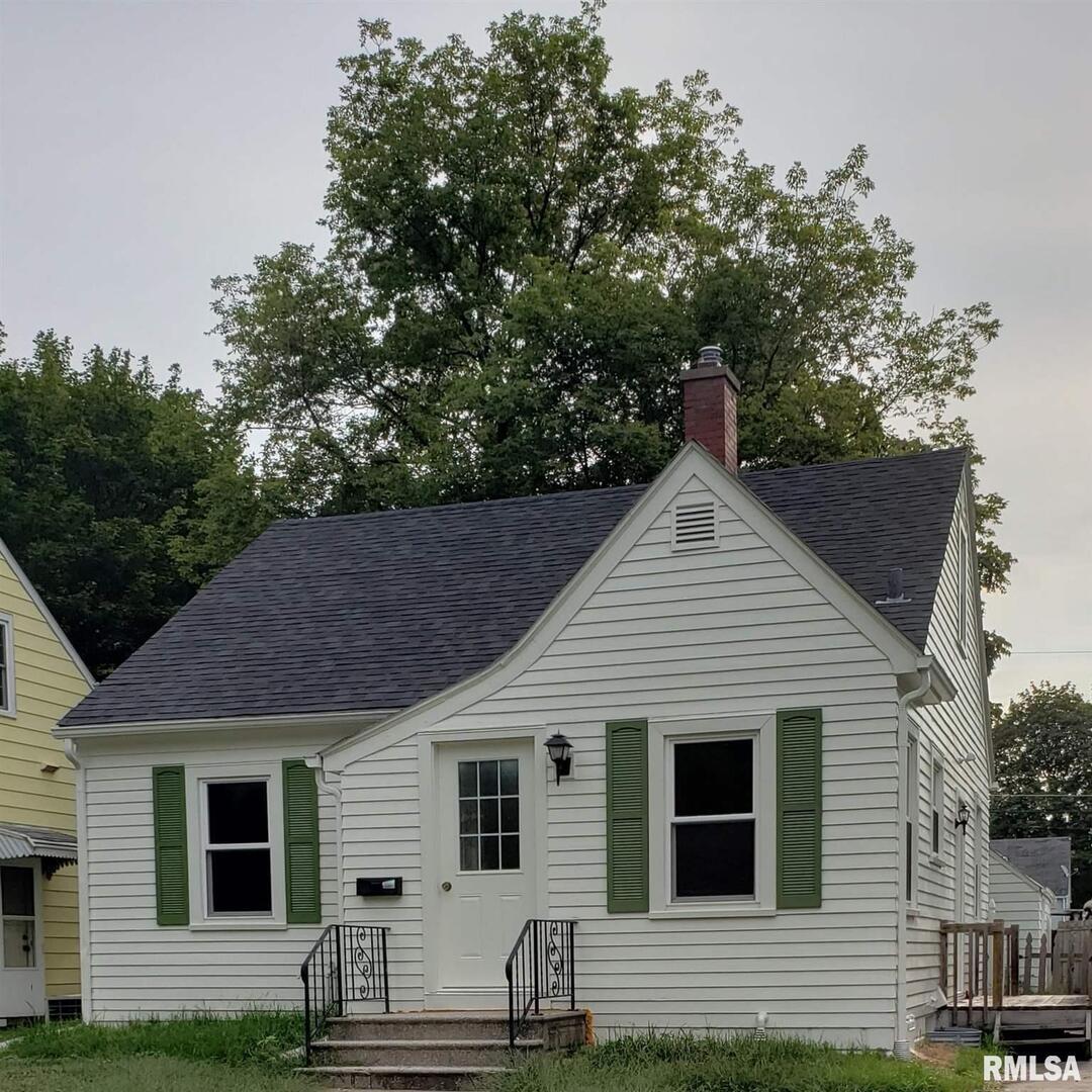 2460 32nd St., Moline, IL 61265