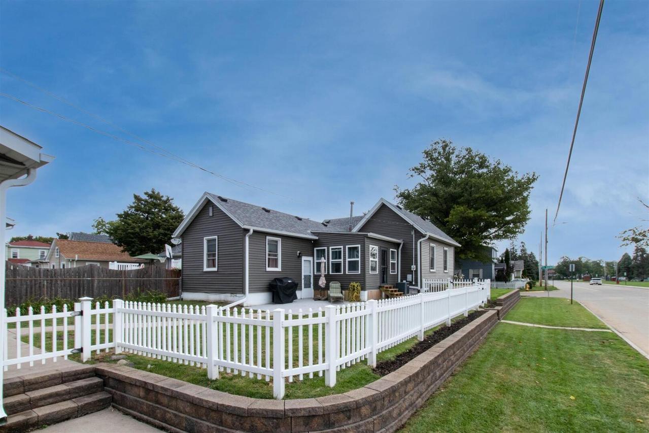 2230 15th St., Rock Island, IL 61201