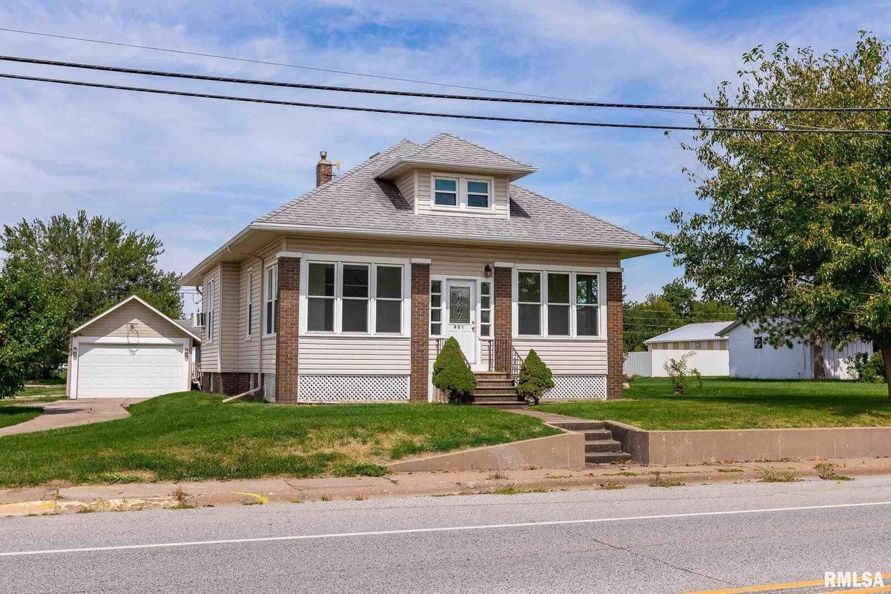 801 SE 3rd St., Aledo, IL 61231