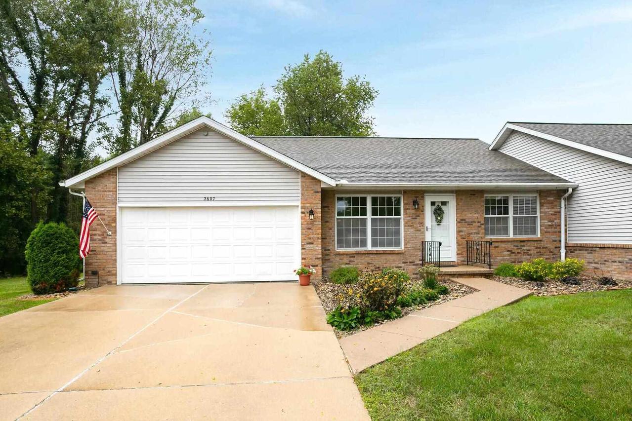 2607 1st Street Ct., Moline, IL 61265
